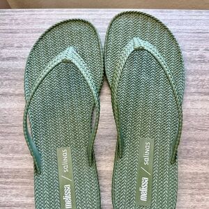 Melissa Olive Green Textured Jelly Flip Flops